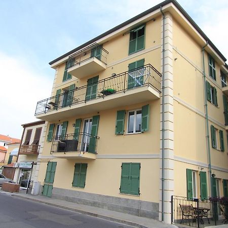 דירות ריווה ליגורה Residenza Marina מראה חיצוני תמונה