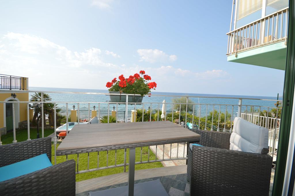 דירות ריווה ליגורה Residenza Marina חדר תמונה