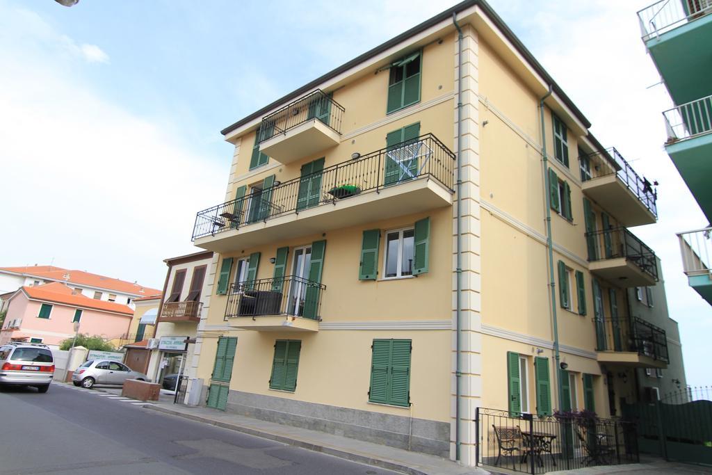 דירות ריווה ליגורה Residenza Marina מראה חיצוני תמונה